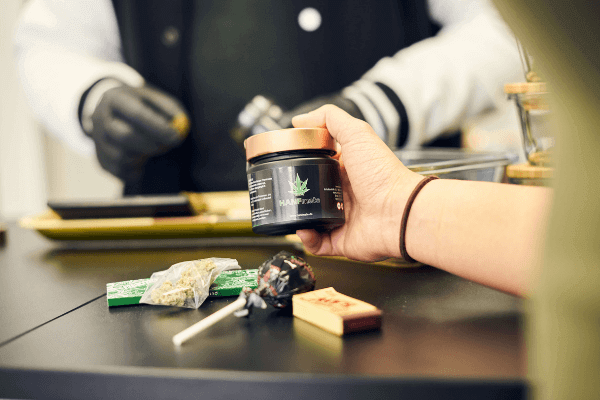 Verkauf im CBD-Store von HANFmate