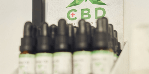 CBD-Öl-Fläschchen von HANFmate